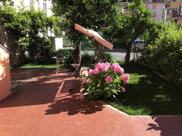 CASA LUIGIA ROOMS MTB in FINALBORGO Bike room tour ebike trekking, Buchen Sie Pension Finalborgo Ligurien