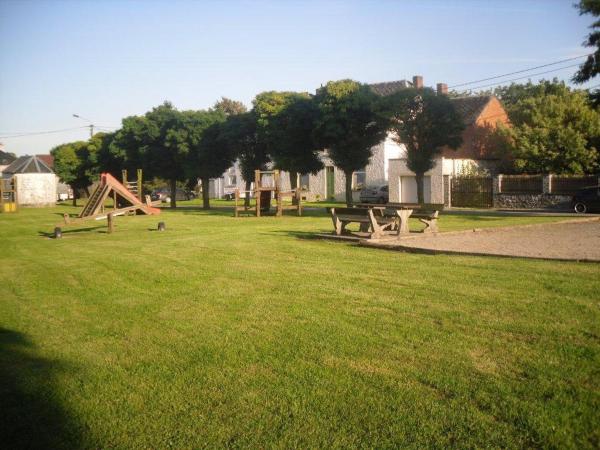 B&B La Place Verte, Buchen Sie Bed & Breakfast Surice Namur