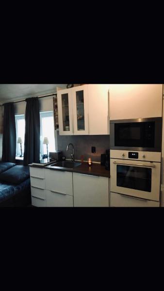Villa Lillgården with Sauna, Prenota Lodge Hotel a Gotaland con parcheggio, Parcheggio