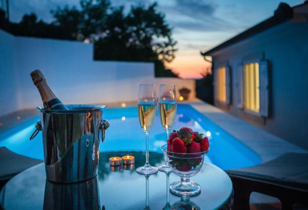 House Andre, Book Vacation Home Hotels in Split Region with a Pool, Swimming Pool