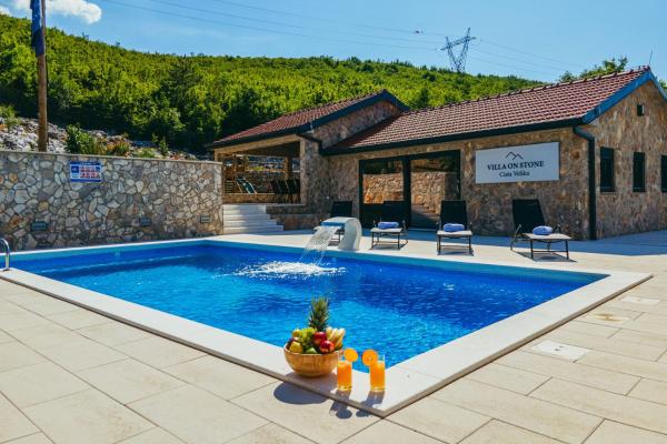 Villa on Stone, Buchen Sie Villa Hotels in Gespanschaft Split-Dalmatien mit Pool, Schwimmbad