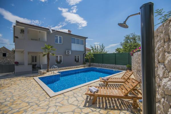 Villa Natalija, Buchen Sie Villa Hotels in Gespanschaft Split-Dalmatien mit Pool, Schwimmbad