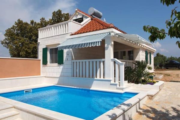 Charming Villa in Pučišća + Pool, Buchen Sie Villa Pučišća Brač