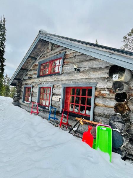 Villa Karhuntähti, Buchen Sie Villa Luosto Lappland