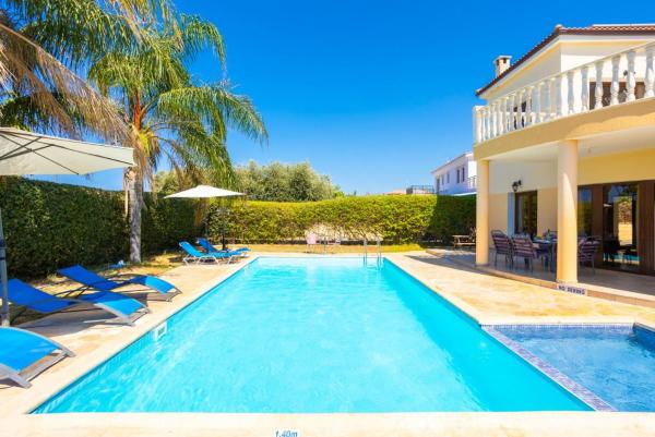 Villa Tsikkos Ena, Réserver Villa Hôtels 4 étoiles à Magounda, 4*