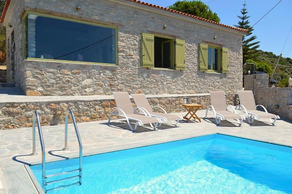 Villa Rokanes Glass Stone with Pool, Reserva ahora Villa Kouvéllai Grecia Central