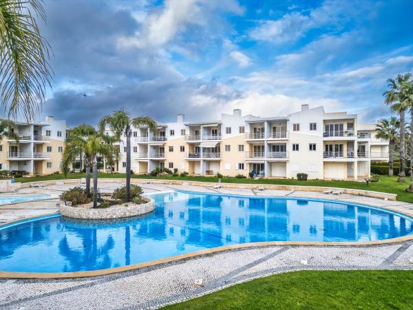 Close to beach Alvor 1 bedroom apartment Villa da Praia AT08, Prenota Appartamento Hotel con piscina a Algarve, Piscina