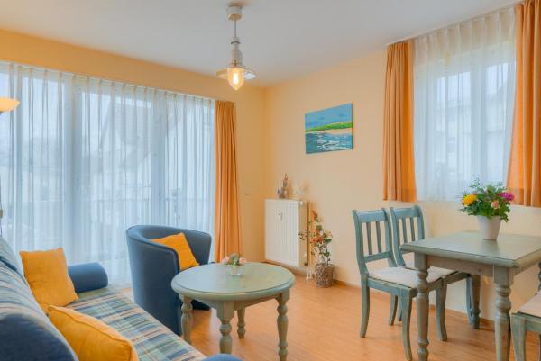 Villa Karola, Wohnung 11, Book Apartment Cheap Hotels in Rügen