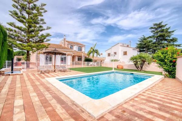 Family Villa in Benifayó with Year-Round Private Pool, Prenota Villa Benifayó Provincia di Valencia