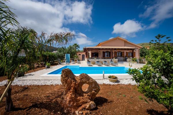 Villa Mirto, Buchen Sie Villa Hotels mit Pool in Sizilien, Schwimmbad