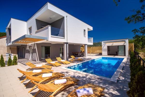 Villa Tela, Buchen Sie Villa Hotels in Gespanschaft Split-Dalmatien mit Pool, Schwimmbad