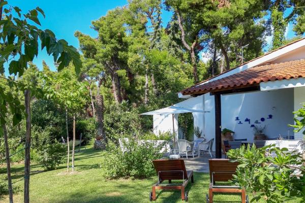 Villa Aurora in Sani with garden and pool, Prenota Villa Sani Beach 