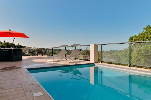 Villa à lentrée de Porticcio - Piscine - Vue dégagée, Réserver Villa Porticcio 