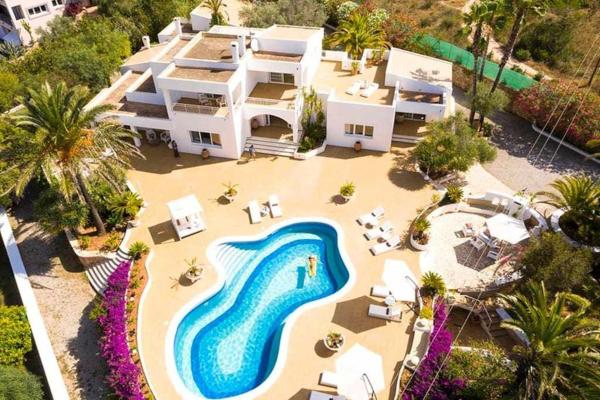 Gorgeous Villa near Ibiza centre, Prenota Villa Santa Eulalia del Rio Ibiza