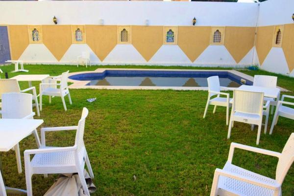 Charming Villa in Monastir with Private Pool, Buchen Sie Villa Hotels in Monastir mit Parkplatz, Parkplätze