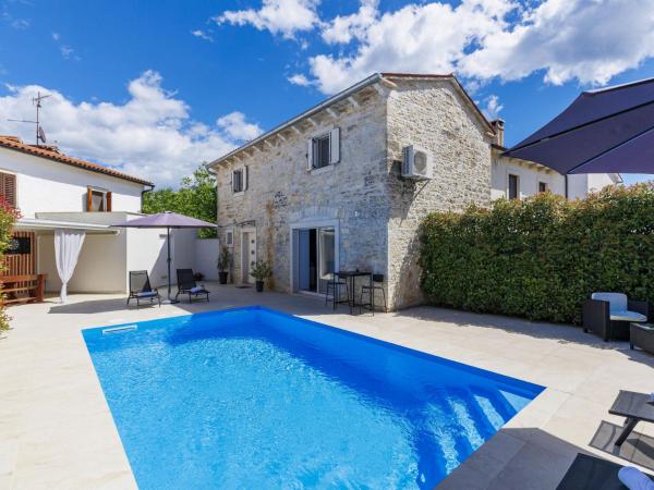 Holiday Home Villa Karmen by Interhome, Reserva ahora Casa o chalet Hoteles en Istria central con piscina, Piscina