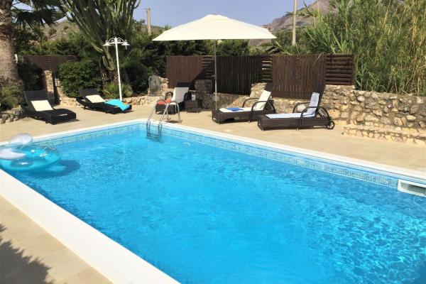 Villa Isabella, Buchen Sie Villa Hotels mit Pool in Sizilien, Schwimmbad