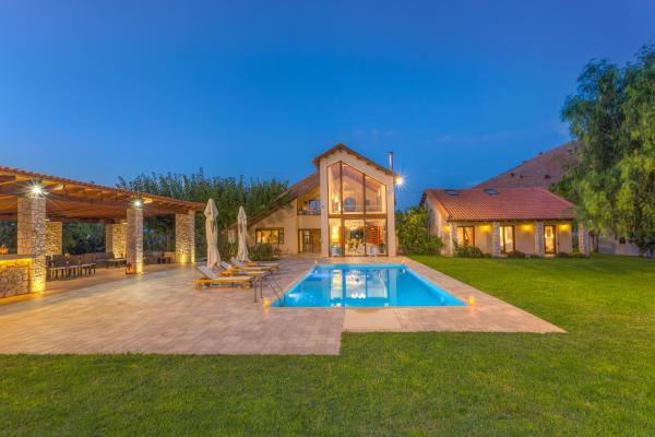Villa Elva Nafplio, Prenota Villa Hotel a Peloponneso con parcheggio, Parcheggio