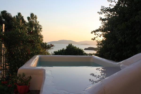 Villa Verde, Reserva ahora  Hoteles en Grecia Central con piscina, Piscina