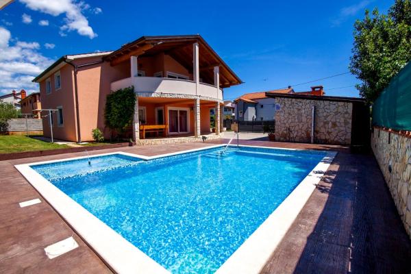 Villa Anita, Reserva ahora Villa Hoteles en Pula con aparcamiento, Aparcamiento