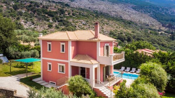 Thelxis Villa, Reserva ahora Villa Hoteles en Lourdata con piscina, Piscina