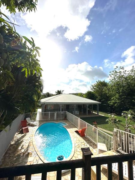 Villa Emmanuel le Plaisir des Vacances, Prenota Villa Hotel con piscina a Fort-de-France, Piscina