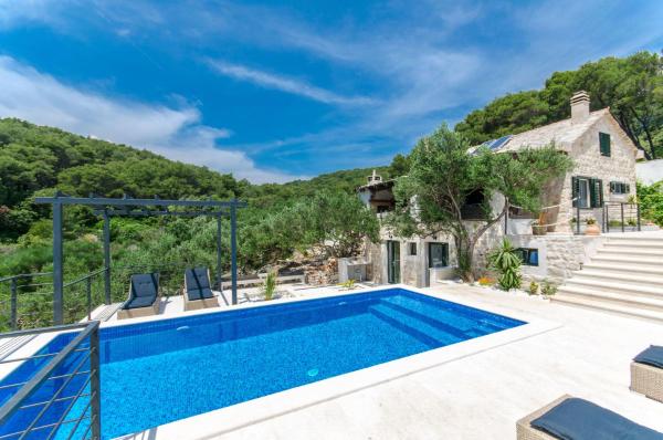 Villa Rokova Vala, Book Vacation Home Hotels in Split Region with a Pool, Swimming Pool