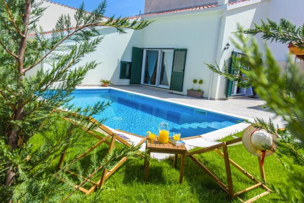 Villa Lucia, peacefull and private, Book Villa Mravince Split Region
