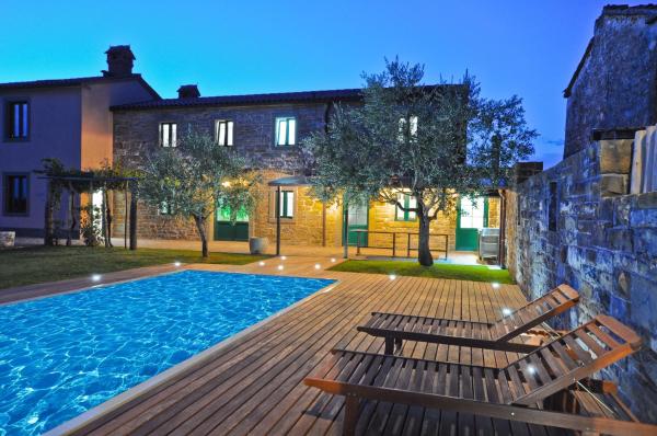 Gorgeous Istrian Villa, Buchen Sie Villa Hotels in Marezige mit Parkplatz, Parkplätze