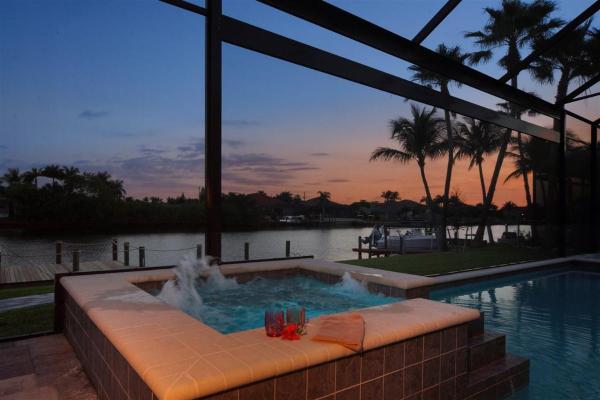 Villa Capricorn, Buchen Sie Villa Villen in Florida, Villa