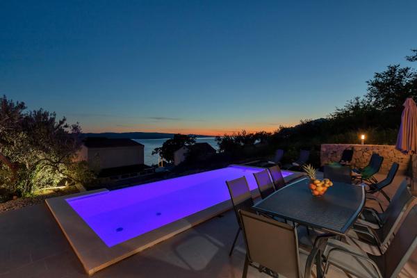 Villa Nima, Buchen Sie Villa Hotels in Gespanschaft Split-Dalmatien mit Pool, Schwimmbad