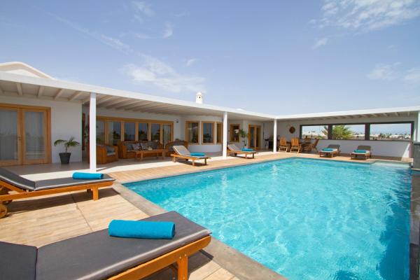 Villa Luna Mar - Magnificent Sea Views - Private Pool - Hot Tub, Prenota Villa Puerto Calero 