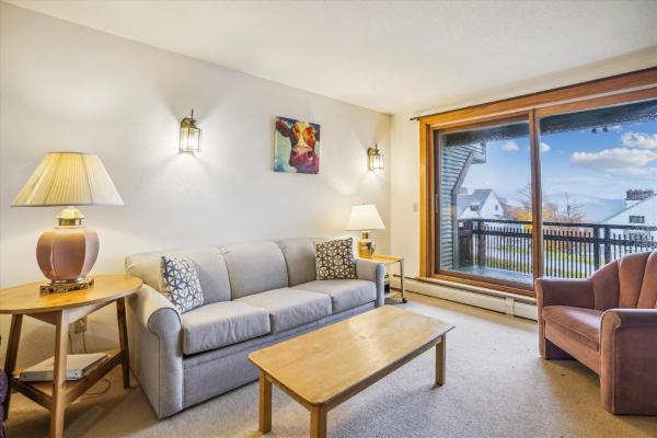 Ski on ski off, beautiful views, 2 bedroom condo with access to indoor pool, Sunrise C5, Buchen Sie Ferienhaus Killington Killington Ski
