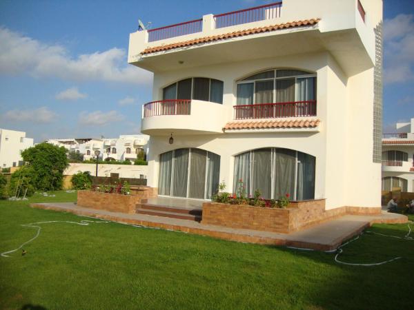 Luxury Villa Panorama Beach, Prenota Villa Hotel a North Coast con parcheggio, Parcheggio