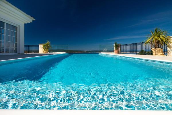 Villa VESPERA-Infinity heated pool, Buchen Sie Villa Hotels mit Pool in Kvarner-Bucht, Schwimmbad