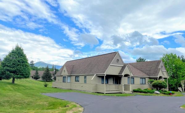 F4 Warm Fairway Village Townhome mountain views and large lawn So much to do, Buchen Sie Villa Hotels in New England mit Parkplatz, Parkplätze