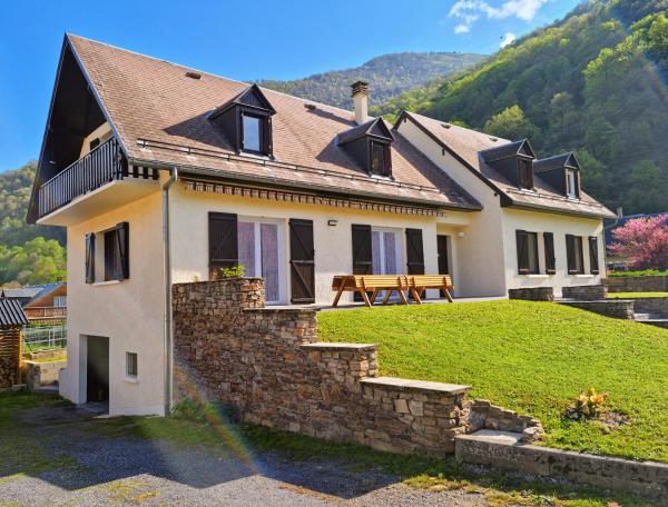 Grande villa avec jardin privatif - Bagnères de Luchon, Buchen Sie Villa Juzet-de-Luchon Haute-Garonne