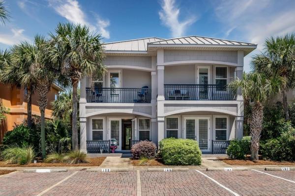 Miramar Beach Villas 108 - Seaside Getaway, Buchen Sie Hotel Hotels in Emerald Coast mit Pool, Schwimmbad