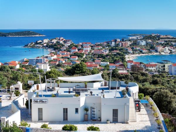 Villa Rita IV, Buchen Sie Villa Hotels in Gespanschaft Split-Dalmatien mit Pool, Schwimmbad
