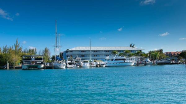 Flamingo Bay Hotel & Marina, Reserva ahora Hotel Hoteles en Freeport con aparcamiento, Aparcamiento