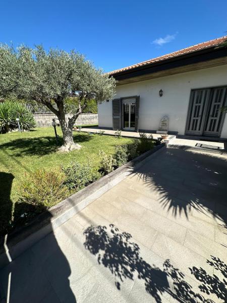 Villa Adriana alle pendici dellEtna, Prenota Villa Hotel a Sicilia con parcheggio, Parcheggio