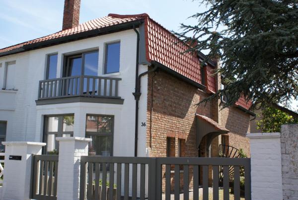 Belle Villa, Prenota Appartamento Hotel a Fiandre Occidentali con parcheggio, Parcheggio