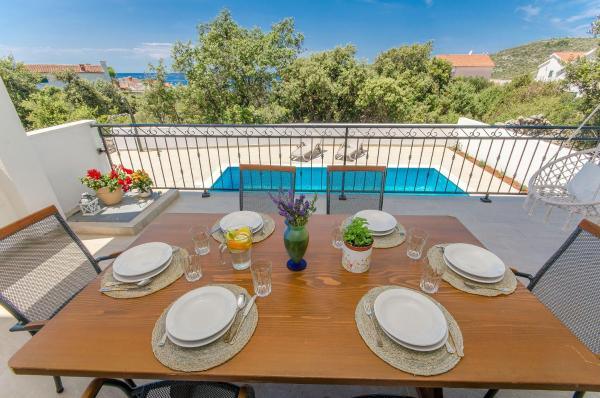 Villa Dupla Kanica, Buchen Sie Ferienhaus Hotels in Gespanschaft Split-Dalmatien mit Pool, Schwimmbad