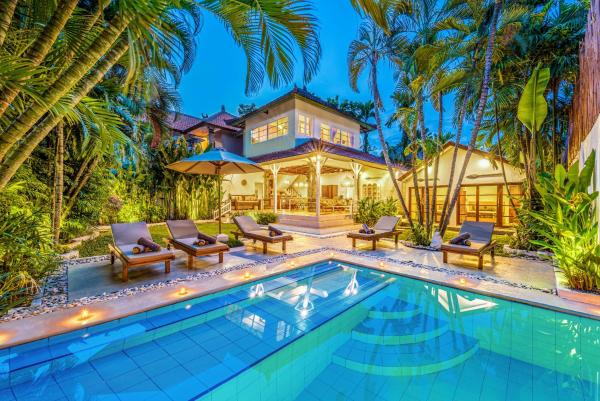 Villa Berlin - Private 6 BDR Villa in Seminyak with Pool and Garden, Buchen Sie Villa Ferienhäuser in Bali, Cottage