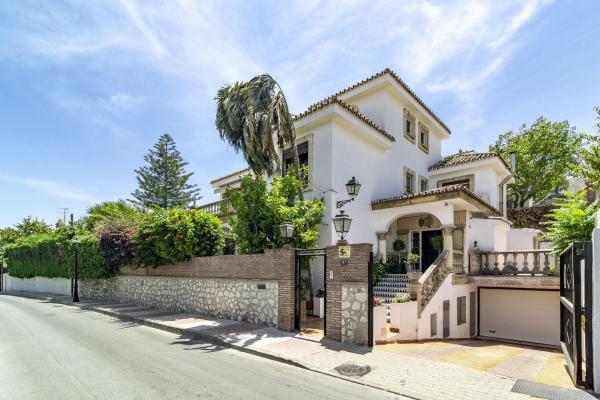 Villa Casakhan, Beautiful Luxury Villa, Prenota Villa Marbella Costa del Sol