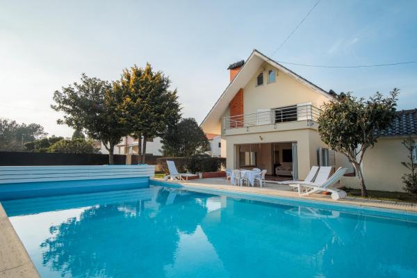 Villa in Esposende, Book Vacation Home Marinhas Norte Region