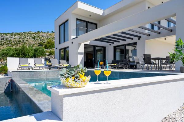 Villa Petra Seget, Buchen Sie Villa Hotels in Gespanschaft Split-Dalmatien mit Pool, Schwimmbad