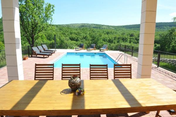 Villa Parta near Trilj, private pool, Buchen Sie Villa Pocrnja Gespanschaft Split-Dalmatien
