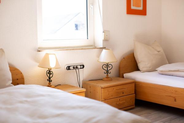 Haus Pia - Monteur Haus, Book Apartment Bavaria Hotels with a Parking, Parking