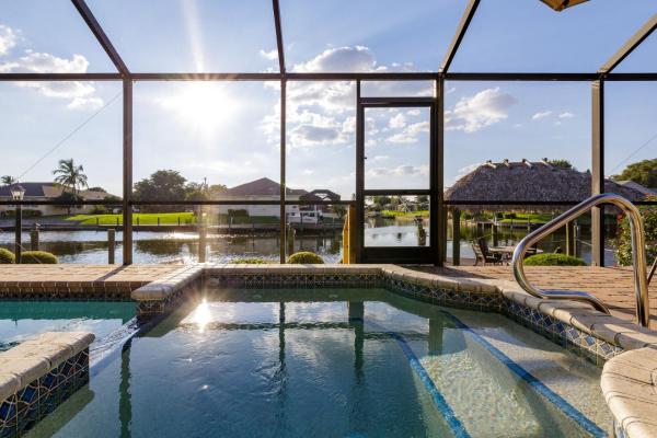 Villa SeaOarNo - Cape Coral - Roelens Vacations, Prenota Casa vacanze Hotel SPA a Florida, SPA